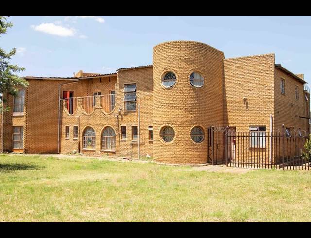 15 BEDROOM HOUSE FOR SALE IN SOSHANGUVE L